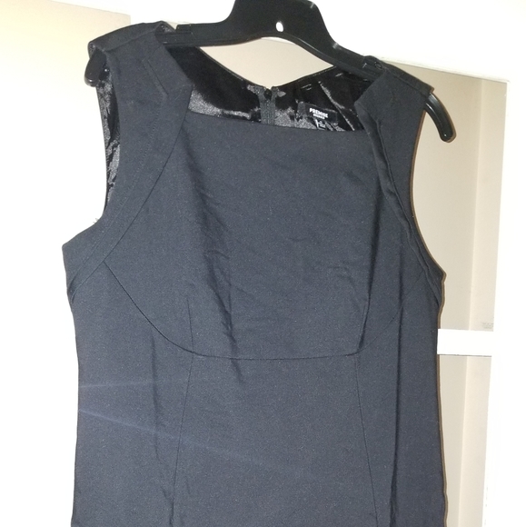 Black knee length dress - Picture 1 of 4